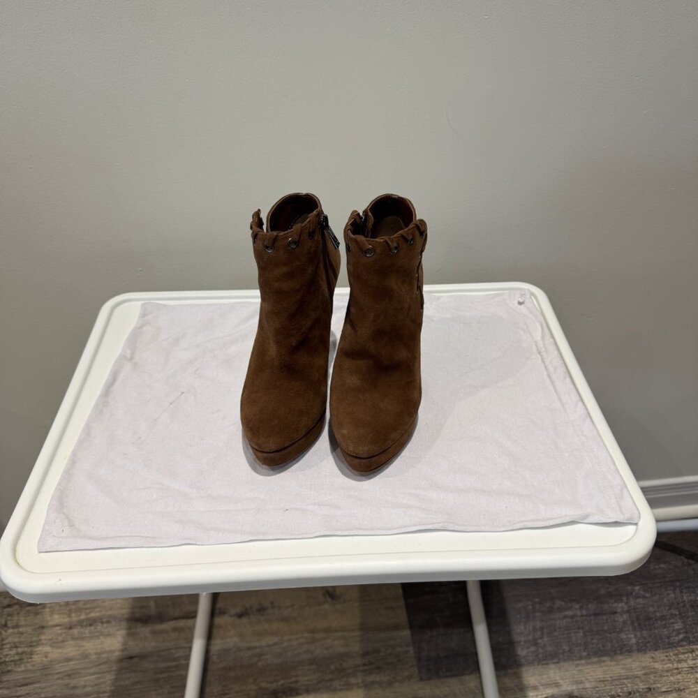 JESSICA SIMPSON BOOTIES - SIZE 5.5